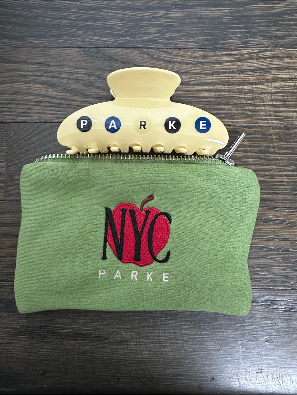 PARKE Yellow Hair Claw Clip — Classic Solid Hair Accessory